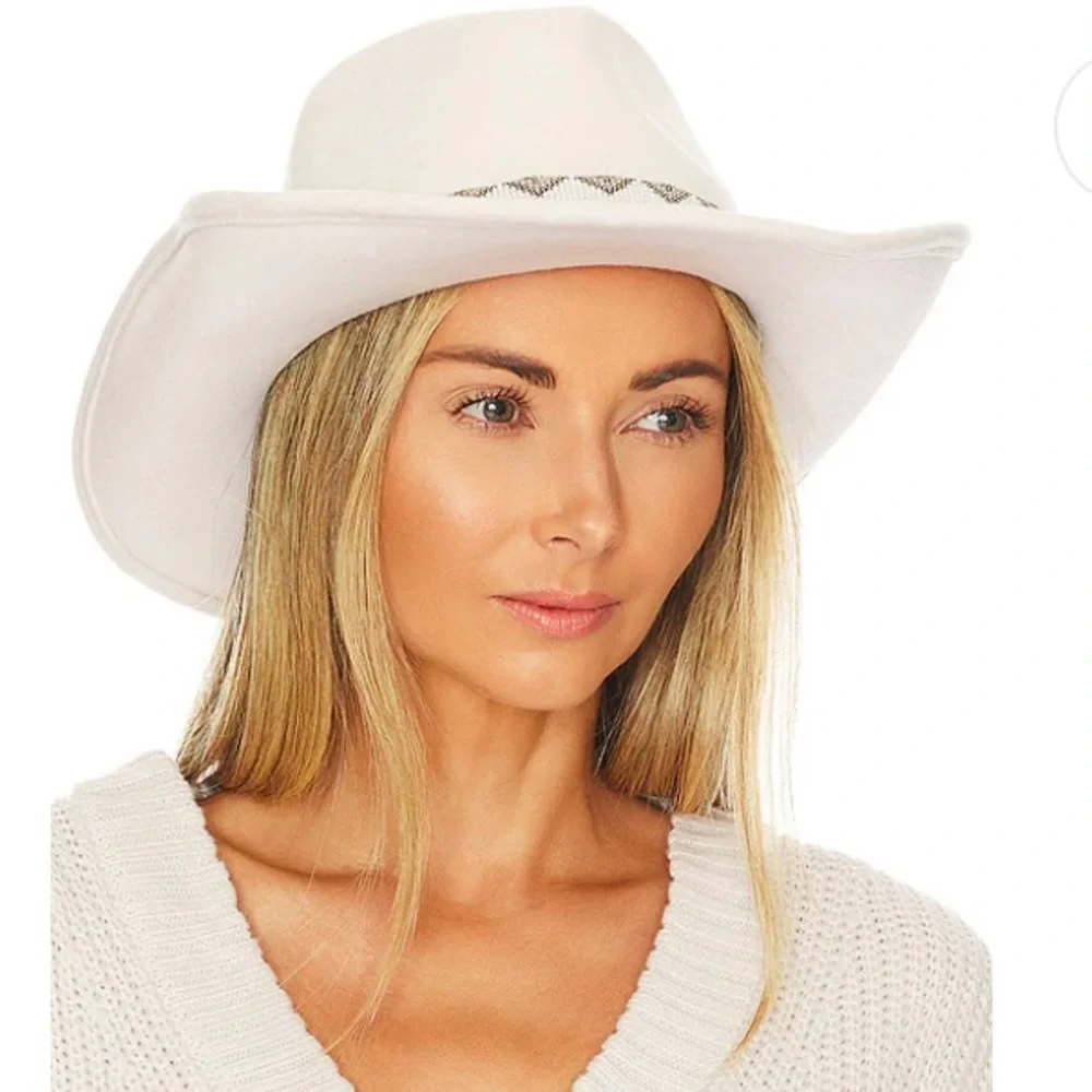 Revolve Cassidy Hat - Picture 1 of 6